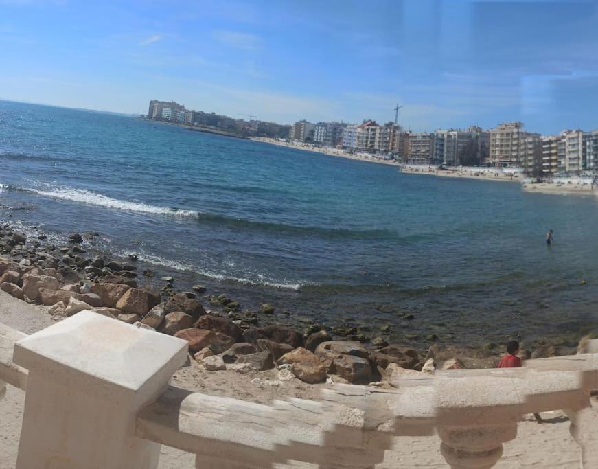 Appartamento Apartamento Vacacional Torrevieja Esterno foto
